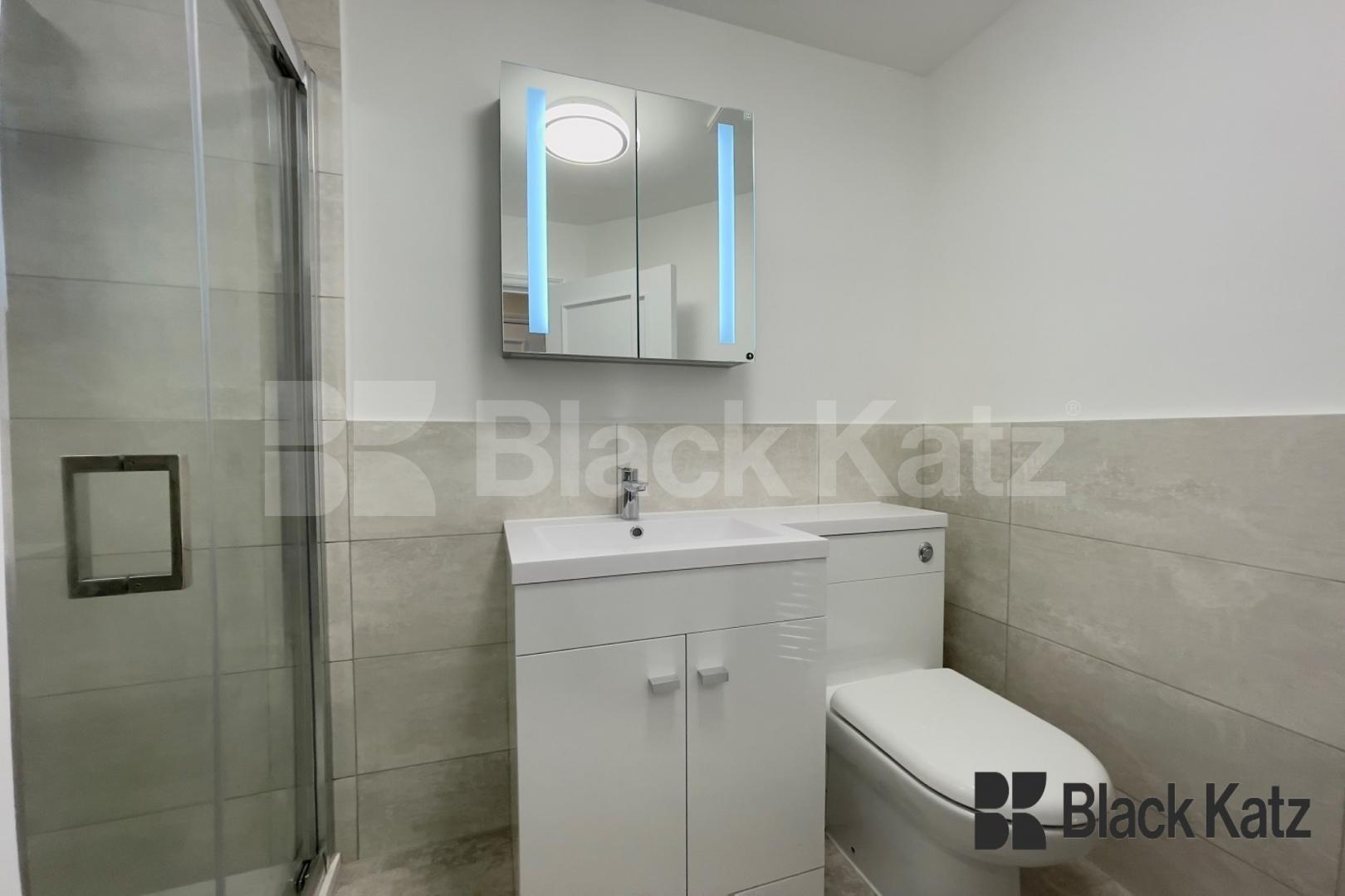 Stunning apartment marring period charm with modern living Alderney Street, Pimlico 